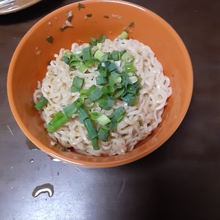 サッポロ一番しょうゆ味でさっぱり麺!!